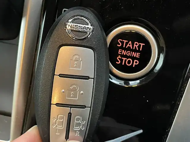 日産 セレナ ハイウェイスターVセレクションⅡ 千葉県 2019(平31)年 3.3万km ダイヤモンドブラック 2トーン 純正9インチナビ/・Bluetooth/・フルセグTV/・DVD/アラウンドビューモニター/11インチフリップダウンモニター/両側パワースライドドア/インテリジェントパーキングアシスト/エマージェンシーブレーキ/クリアランスソナー/LEDヘッドライト/ETC/スマートキー/プッシュスタート