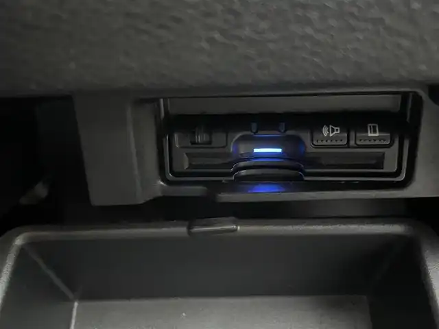 日産 セレナ ハイウェイスターVセレクションⅡ 千葉県 2019(平31)年 3.3万km ダイヤモンドブラック 2トーン 純正9インチナビ/・Bluetooth/・フルセグTV/・DVD/アラウンドビューモニター/11インチフリップダウンモニター/両側パワースライドドア/インテリジェントパーキングアシスト/エマージェンシーブレーキ/クリアランスソナー/LEDヘッドライト/ETC/スマートキー/プッシュスタート