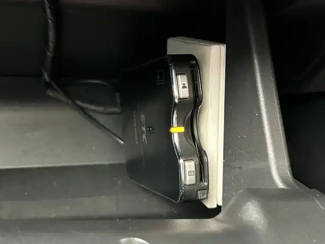 ダイハツ キャスト スポーツ SAⅡ 神奈川県 2015(平27)年 3.9万km パールホワイトⅢ 社外HDDナビ・DVD・CD・SD・MSV・Bluetoorh/B-CASカード未着のため動作確認できず/社外ETC/バックカメラ/社外フロントドライブレコーダー/MOMO革巻ステアリング/パドルシフト/ハーフレザーシート/LEDヘッドライト/LEDフォグランプ/TEIN車高調（純正サス積込）/純正16インチアルミ/純正フロアマット/ドアバイザー/スマートキー