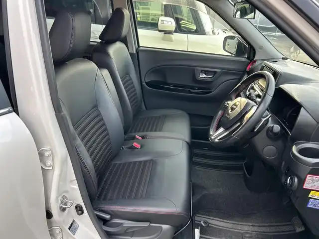 ダイハツ キャスト スポーツ SAⅡ 神奈川県 2015(平27)年 3.9万km パールホワイトⅢ 社外HDDナビ・DVD・CD・SD・MSV・Bluetoorh/B-CASカード未着のため動作確認できず/社外ETC/バックカメラ/社外フロントドライブレコーダー/MOMO革巻ステアリング/パドルシフト/ハーフレザーシート/LEDヘッドライト/LEDフォグランプ/TEIN車高調（純正サス積込）/純正16インチアルミ/純正フロアマット/ドアバイザー/スマートキー