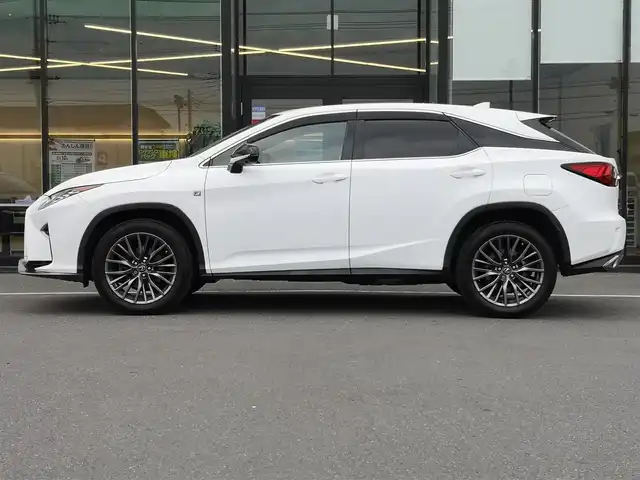 レクサス ＲＸ 茨城県 2017(平29)年 5.7万km ホワイトノーヴァガラスフレーク 純正ナビ/【ラジオ・DISC・SD・USB・BT・AUX・TV】/シートヒーター/エアシート/ステアリングヒーター/パワーシート/シートメモリ/パドルシフト/BMS/HUD/電動リア/アイドリングストップ/100V電源/レーダークルコン/ETC2.0/全方位カメラ/前後コーナーセンサー
