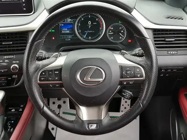 レクサス ＲＸ 茨城県 2017(平29)年 5.7万km ホワイトノーヴァガラスフレーク 純正ナビ/【ラジオ・DISC・SD・USB・BT・AUX・TV】/シートヒーター/エアシート/ステアリングヒーター/パワーシート/シートメモリ/パドルシフト/BMS/HUD/電動リア/アイドリングストップ/100V電源/レーダークルコン/ETC2.0/全方位カメラ/前後コーナーセンサー