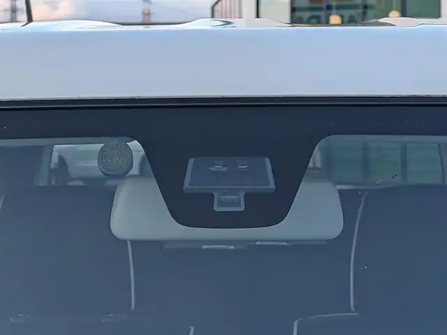 スズキ ハスラー G 福井県 2018(平30)年 7.4万km ピュアホワイトP 社外SDナビTV/(フルセグTV/Bluetooth/CD/DVD)/バックモニター/4WD/衝突軽減被害/アイドリングストップ/ダウンヒルアシストコントロール/グリップコントロール/ベンチシート/前席シートヒーター/純正フロアマット/AAC/BALMNUM製AW/ETC/キセノンヘッドライト/スマートキー