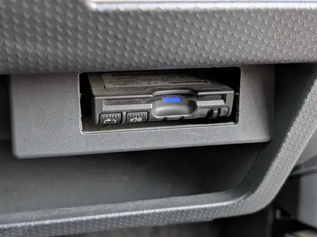 スズキ ハスラー G 福井県 2018(平30)年 7.4万km ピュアホワイトP 社外SDナビTV/(フルセグTV/Bluetooth/CD/DVD)/バックモニター/4WD/衝突軽減被害/アイドリングストップ/ダウンヒルアシストコントロール/グリップコントロール/ベンチシート/前席シートヒーター/純正フロアマット/AAC/BALMNUM製AW/ETC/キセノンヘッドライト/スマートキー