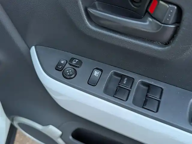 スズキ ハスラー G 福井県 2018(平30)年 7.4万km ピュアホワイトP 社外SDナビTV/(フルセグTV/Bluetooth/CD/DVD)/バックモニター/4WD/衝突軽減被害/アイドリングストップ/ダウンヒルアシストコントロール/グリップコントロール/ベンチシート/前席シートヒーター/純正フロアマット/AAC/BALMNUM製AW/ETC/キセノンヘッドライト/スマートキー