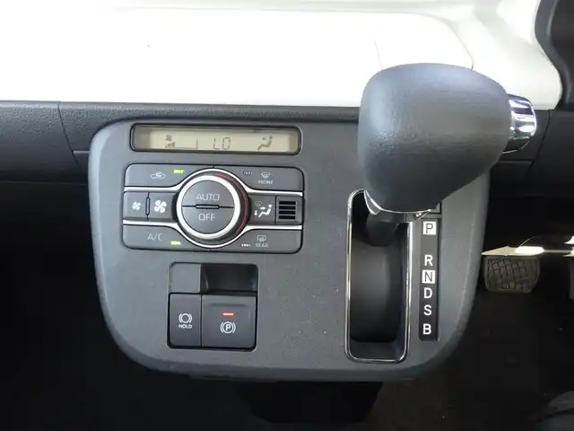 ダイハツ ムーヴ キャンバス ストライプス G 千葉県 2025(令7)年 0.1千km シャイニングホワイトパール/ファイアークォーツレッドメタリック リラックススタイル/（メーカーオプションのみ）/スマートアシストIII/エコアイドル/両側パワースライドドア/純正メモリーナビ/地デジTV/【DVD/CD再生機能】/バックカメラ/前席シートヒーター/ステアリングスイッチ/LEDヘッドライト/フォグライト/コーナーセンサー/サイド/カーテンエアバッグ/キーフリーシステム