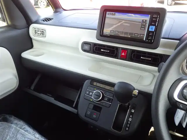 ダイハツ ムーヴ キャンバス ストライプス G 千葉県 2025(令7)年 0.1千km シャイニングホワイトパール/ファイアークォーツレッドメタリック リラックススタイル/（メーカーオプションのみ）/スマートアシストIII/エコアイドル/両側パワースライドドア/純正メモリーナビ/地デジTV/【DVD/CD再生機能】/バックカメラ/前席シートヒーター/ステアリングスイッチ/LEDヘッドライト/フォグライト/コーナーセンサー/サイド/カーテンエアバッグ/キーフリーシステム