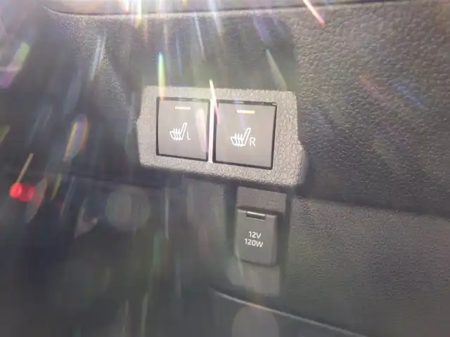 ダイハツ ムーヴ キャンバス ストライプス G 千葉県 2025(令7)年 0.1千km シャイニングホワイトパール/ファイアークォーツレッドメタリック リラックススタイル/（メーカーオプションのみ）/スマートアシストIII/エコアイドル/両側パワースライドドア/純正メモリーナビ/地デジTV/【DVD/CD再生機能】/バックカメラ/前席シートヒーター/ステアリングスイッチ/LEDヘッドライト/フォグライト/コーナーセンサー/サイド/カーテンエアバッグ/キーフリーシステム