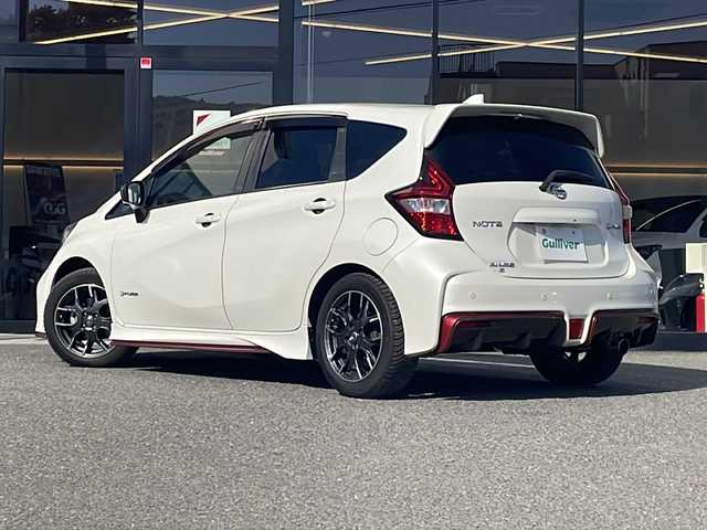 日産 ノート e－パワーニスモ S 大阪府 2019(平31)年 6.8万km ブリリアントホワイトパール ニスモ専用メーカーOPレカロシート　/デジタルインナーミラー　/アラウンドビューモニター　/純正ナビ　/フルセグTV/CD/DVD/BT/ニスモ専用マット　/ＬＥＤライト/オートライト/リアフォグ　/純正１６インチＡＷ　/エマージェンシーブレーキ　/レーンキープアシスト/レーダークルーズコントロール/純正ドライブレコーダー（前方）/ＥＴＣ　/アルカンターラコンビステアリング/ステアリングスイッチ/電格ミラー/取説/保証書/スペアキーｘ１