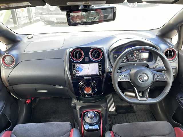 日産 ノート e－パワーニスモ S 大阪府 2019(平31)年 6.8万km ブリリアントホワイトパール ニスモ専用メーカーOPレカロシート　/デジタルインナーミラー　/アラウンドビューモニター　/純正ナビ　/フルセグTV/CD/DVD/BT/ニスモ専用マット　/ＬＥＤライト/オートライト/リアフォグ　/純正１６インチＡＷ　/エマージェンシーブレーキ　/レーンキープアシスト/レーダークルーズコントロール/純正ドライブレコーダー（前方）/ＥＴＣ　/アルカンターラコンビステアリング/ステアリングスイッチ/電格ミラー/取説/保証書/スペアキーｘ１
