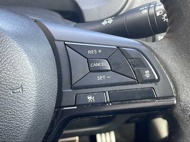 日産 ノート e－パワーニスモ S 大阪府 2019(平31)年 6.8万km ブリリアントホワイトパール ニスモ専用メーカーOPレカロシート　/デジタルインナーミラー　/アラウンドビューモニター　/純正ナビ　/フルセグTV/CD/DVD/BT/ニスモ専用マット　/ＬＥＤライト/オートライト/リアフォグ　/純正１６インチＡＷ　/エマージェンシーブレーキ　/レーンキープアシスト/レーダークルーズコントロール/純正ドライブレコーダー（前方）/ＥＴＣ　/アルカンターラコンビステアリング/ステアリングスイッチ/電格ミラー/取説/保証書/スペアキーｘ１