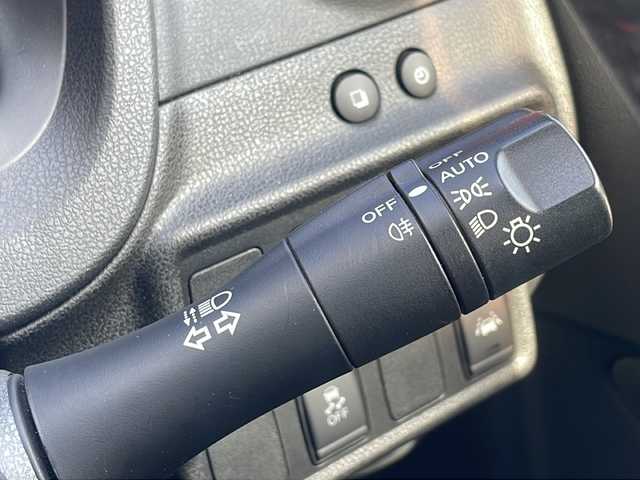 日産 ノート e－パワーニスモ S 大阪府 2019(平31)年 6.8万km ブリリアントホワイトパール ニスモ専用メーカーOPレカロシート　/デジタルインナーミラー　/アラウンドビューモニター　/純正ナビ　/フルセグTV/CD/DVD/BT/ニスモ専用マット　/ＬＥＤライト/オートライト/リアフォグ　/純正１６インチＡＷ　/エマージェンシーブレーキ　/レーンキープアシスト/レーダークルーズコントロール/純正ドライブレコーダー（前方）/ＥＴＣ　/アルカンターラコンビステアリング/ステアリングスイッチ/電格ミラー/取説/保証書/スペアキーｘ１