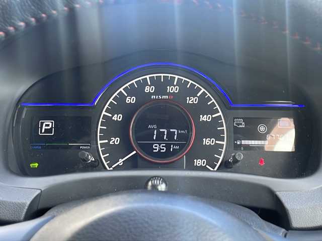 日産 ノート e－パワーニスモ S 大阪府 2019(平31)年 6.8万km ブリリアントホワイトパール ニスモ専用メーカーOPレカロシート　/デジタルインナーミラー　/アラウンドビューモニター　/純正ナビ　/フルセグTV/CD/DVD/BT/ニスモ専用マット　/ＬＥＤライト/オートライト/リアフォグ　/純正１６インチＡＷ　/エマージェンシーブレーキ　/レーンキープアシスト/レーダークルーズコントロール/純正ドライブレコーダー（前方）/ＥＴＣ　/アルカンターラコンビステアリング/ステアリングスイッチ/電格ミラー/取説/保証書/スペアキーｘ１