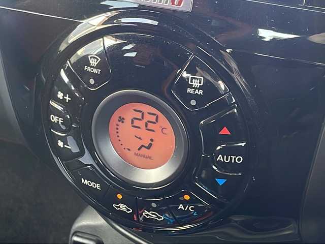 日産 ノート e－パワーニスモ S 大阪府 2019(平31)年 6.8万km ブリリアントホワイトパール ニスモ専用メーカーOPレカロシート　/デジタルインナーミラー　/アラウンドビューモニター　/純正ナビ　/フルセグTV/CD/DVD/BT/ニスモ専用マット　/ＬＥＤライト/オートライト/リアフォグ　/純正１６インチＡＷ　/エマージェンシーブレーキ　/レーンキープアシスト/レーダークルーズコントロール/純正ドライブレコーダー（前方）/ＥＴＣ　/アルカンターラコンビステアリング/ステアリングスイッチ/電格ミラー/取説/保証書/スペアキーｘ１