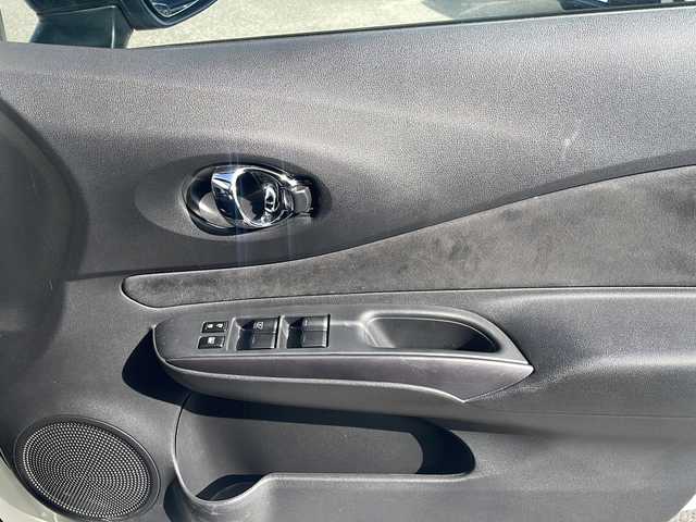 日産 ノート e－パワーニスモ S 大阪府 2019(平31)年 6.8万km ブリリアントホワイトパール ニスモ専用メーカーOPレカロシート　/デジタルインナーミラー　/アラウンドビューモニター　/純正ナビ　/フルセグTV/CD/DVD/BT/ニスモ専用マット　/ＬＥＤライト/オートライト/リアフォグ　/純正１６インチＡＷ　/エマージェンシーブレーキ　/レーンキープアシスト/レーダークルーズコントロール/純正ドライブレコーダー（前方）/ＥＴＣ　/アルカンターラコンビステアリング/ステアリングスイッチ/電格ミラー/取説/保証書/スペアキーｘ１