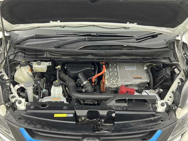 日産 セレナ 宮城県 2019(平31)年 5.8万km ブリリアントホワイトパール ワンオーナー/禁煙車/プロパイロット/インテリジェントパーキングアシスト/エマージェンシーブレーキ/車線逸脱警報/車線逸脱防止支援システム/速度標識表示/道路標識表示/オートマチックハイビーム/インテリジェントルームミラー/全席シートヒーター/純正9インチナビ/・BT.CD.DVD.USB.SD/全周囲カメラ/フルセグテレビ/両側パワースライドドア/ビルトインETC/純正ドライブレコーダー（F）/電動パーキングブレーキ/AUTOHOLD/ステアリングヒーター/革巻きステアリング/ステアリングスイッチ/プッシュスタート/スマートキー/3列シート/ロールサンシェード/LEDヘッドライト/LEDフォグランプ/純正15インチアルミホイール/アイドリングストップ/横滑り防止機能