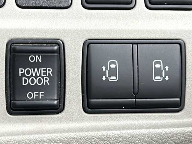 日産 セレナ 宮城県 2019(平31)年 5.8万km ブリリアントホワイトパール ワンオーナー/禁煙車/プロパイロット/インテリジェントパーキングアシスト/エマージェンシーブレーキ/車線逸脱警報/車線逸脱防止支援システム/速度標識表示/道路標識表示/オートマチックハイビーム/インテリジェントルームミラー/全席シートヒーター/純正9インチナビ/・BT.CD.DVD.USB.SD/全周囲カメラ/フルセグテレビ/両側パワースライドドア/ビルトインETC/純正ドライブレコーダー（F）/電動パーキングブレーキ/AUTOHOLD/ステアリングヒーター/革巻きステアリング/ステアリングスイッチ/プッシュスタート/スマートキー/3列シート/ロールサンシェード/LEDヘッドライト/LEDフォグランプ/純正15インチアルミホイール/アイドリングストップ/横滑り防止機能