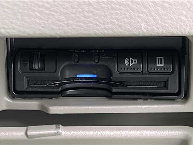 日産 セレナ 宮城県 2019(平31)年 5.8万km ブリリアントホワイトパール ワンオーナー/禁煙車/プロパイロット/インテリジェントパーキングアシスト/エマージェンシーブレーキ/車線逸脱警報/車線逸脱防止支援システム/速度標識表示/道路標識表示/オートマチックハイビーム/インテリジェントルームミラー/全席シートヒーター/純正9インチナビ/・BT.CD.DVD.USB.SD/全周囲カメラ/フルセグテレビ/両側パワースライドドア/ビルトインETC/純正ドライブレコーダー（F）/電動パーキングブレーキ/AUTOHOLD/ステアリングヒーター/革巻きステアリング/ステアリングスイッチ/プッシュスタート/スマートキー/3列シート/ロールサンシェード/LEDヘッドライト/LEDフォグランプ/純正15インチアルミホイール/アイドリングストップ/横滑り防止機能