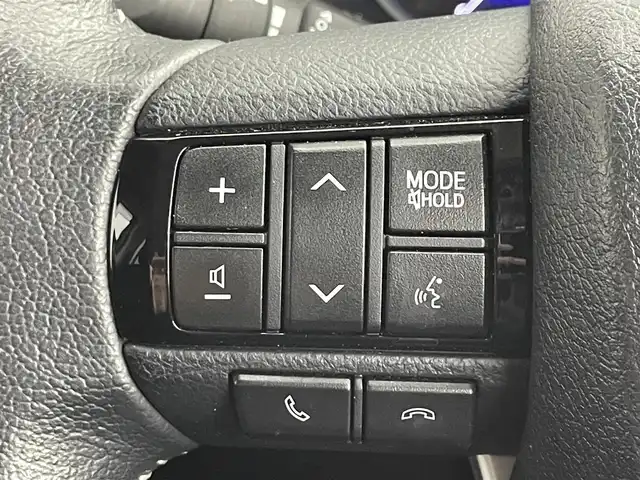 トヨタ ハイラックス Z 道央・札幌 2019(平31)年 4万km アティチュードブラックマイカ ・パートタイム４WD/・寒冷地仕様/・純正SDナビ/・CD/DVD/BT/フルセグ/SD/・バックカメラ/・ナビ連動型ETC/・純正前方ドライブレコーダー/・純正エンジンスターター/・衝突軽減ブレーキ/・横滑り防止装置/・レーンキープアシスト/・クルーズコントロール/・ダウンヒルアシストコントロール/・LEDヘッドライト/・前後フォグ/・ヘッドランプウォッシャー/・TRDマッドフラップ/・TRDフロントアンダーカバー/・TRDステッカー/・積込社外17インチAW夏タイヤ（265/65/R17　8mm）/・ドアバイザー/・プッシュスタート/・スマートキー/・スペアキー(スマートキーx1/板キーx2)/・取/保