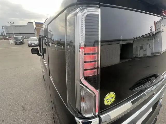 スズキ スペーシア カスタム HYBRID XS 秋田県 2022(令4)年 2.2万km ブルーイッシュブラックパール3 ４WD/衝突被害軽減ブレーキデュアルカメラブレーキサポート/LEDヘッドライト/両側パワースライドドア/純正メモリナビ（DVD/CD再生可能）/フルセグ/全方位モニター/社外15インチアルミ（夏タイヤ装着）/スマートキー/アイドリングストップ/プッシュスタート/アダプティブ・クルーズコントロール追従走行有/コーナーセンサー/レーンキープアシスト/ステアリングスイッチ/前席シートヒーター/社外フロアマット/純正ドアバイザー/オートライト/オートエアコン/パワーステアリング/パワーウィンドウ/横滑り防止/盗難防止装置/寒冷地仕様/電動格納ウィンカーミラー/キーレスエントリー/保証書/取扱説明書/記録簿/スペアキー×１