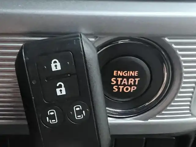 スズキ スペーシア カスタム HYBRID XS 秋田県 2022(令4)年 2.2万km ブルーイッシュブラックパール3 ４WD/衝突被害軽減ブレーキデュアルカメラブレーキサポート/LEDヘッドライト/両側パワースライドドア/純正メモリナビ（DVD/CD再生可能）/フルセグ/全方位モニター/社外15インチアルミ（夏タイヤ装着）/スマートキー/アイドリングストップ/プッシュスタート/アダプティブ・クルーズコントロール追従走行有/コーナーセンサー/レーンキープアシスト/ステアリングスイッチ/前席シートヒーター/社外フロアマット/純正ドアバイザー/オートライト/オートエアコン/パワーステアリング/パワーウィンドウ/横滑り防止/盗難防止装置/寒冷地仕様/電動格納ウィンカーミラー/キーレスエントリー/保証書/取扱説明書/記録簿/スペアキー×１