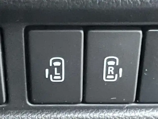 スズキ スペーシア カスタム HYBRID XS 秋田県 2022(令4)年 2.2万km ブルーイッシュブラックパール3 ４WD/衝突被害軽減ブレーキデュアルカメラブレーキサポート/LEDヘッドライト/両側パワースライドドア/純正メモリナビ（DVD/CD再生可能）/フルセグ/全方位モニター/社外15インチアルミ（夏タイヤ装着）/スマートキー/アイドリングストップ/プッシュスタート/アダプティブ・クルーズコントロール追従走行有/コーナーセンサー/レーンキープアシスト/ステアリングスイッチ/前席シートヒーター/社外フロアマット/純正ドアバイザー/オートライト/オートエアコン/パワーステアリング/パワーウィンドウ/横滑り防止/盗難防止装置/寒冷地仕様/電動格納ウィンカーミラー/キーレスエントリー/保証書/取扱説明書/記録簿/スペアキー×１