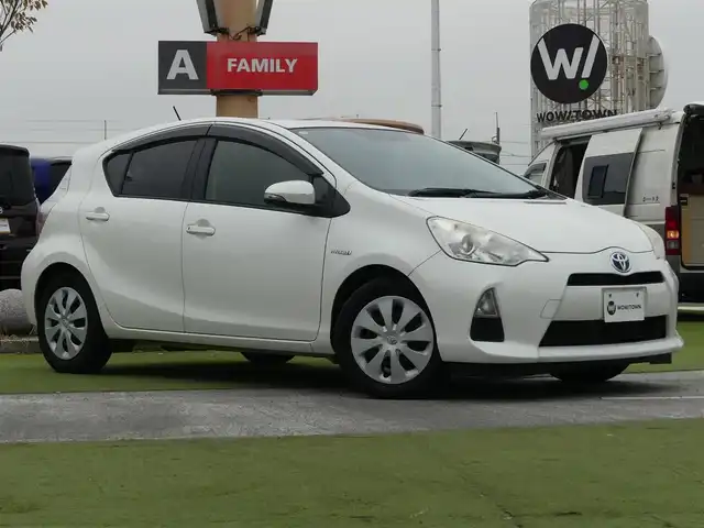 トヨタ アクア G 千葉県 2012(平24)年 3.9万km ライムホワイトパールクリスタルシャイン 純正SDナビ/ワンセグTV/【CD再生機能】/ドライブレコーダー（前後撮影）/革巻きステアリング/ETC/HIDヘッドライト/ウインカーミラー/スマートキー