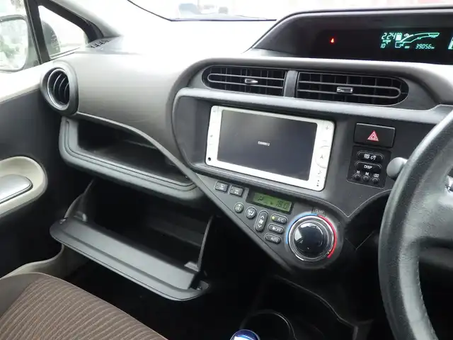 トヨタ アクア G 千葉県 2012(平24)年 3.9万km ライムホワイトパールクリスタルシャイン 純正SDナビ/ワンセグTV/【CD再生機能】/ドライブレコーダー（前後撮影）/革巻きステアリング/ETC/HIDヘッドライト/ウインカーミラー/スマートキー