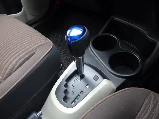 トヨタ アクア G 千葉県 2012(平24)年 3.9万km ライムホワイトパールクリスタルシャイン 純正SDナビ/ワンセグTV/【CD再生機能】/ドライブレコーダー（前後撮影）/革巻きステアリング/ETC/HIDヘッドライト/ウインカーミラー/スマートキー