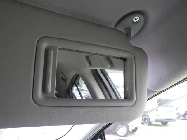 トヨタ アクア G 千葉県 2012(平24)年 3.9万km ライムホワイトパールクリスタルシャイン 純正SDナビ/ワンセグTV/【CD再生機能】/ドライブレコーダー（前後撮影）/革巻きステアリング/ETC/HIDヘッドライト/ウインカーミラー/スマートキー