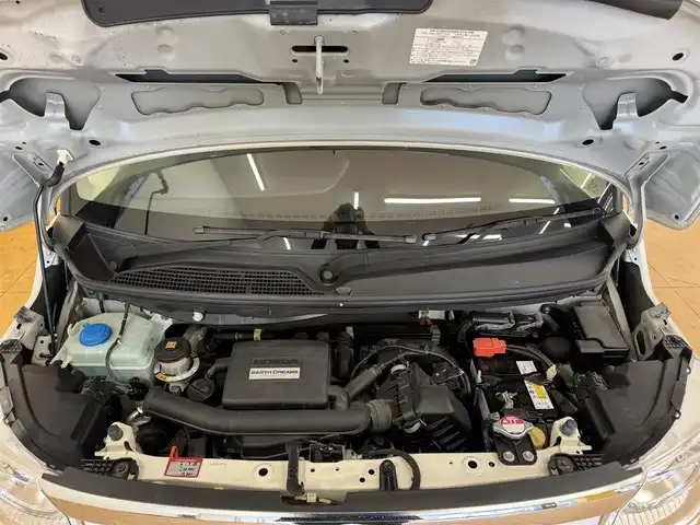 ホンダ Ｎ ＢＯＸ G ホンダセンシング 群馬県 2018(平30)年 3.1万km プラチナホワイトパール 安全装備/・衝突軽減ブレーキ/・レーンキープアシスト/・オートライト/・横滑り防止/・クルーズコントロール/純正7インチナビ/・AM/FM/フルセグTV/・Bluetooth/SD/・CD/DVD/LEDヘッドライト/バックカメラ/ETC/革調シートカバー/純正ドアバイザー/プッシュスタート/スマートキー