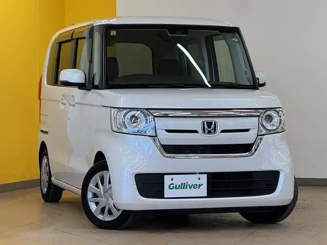 ホンダ Ｎ ＢＯＸ G ホンダセンシング 群馬県 2018(平30)年 3.1万km プラチナホワイトパール 安全装備/・衝突軽減ブレーキ/・レーンキープアシスト/・オートライト/・横滑り防止/・クルーズコントロール/純正7インチナビ/・AM/FM/フルセグTV/・Bluetooth/SD/・CD/DVD/LEDヘッドライト/バックカメラ/ETC/革調シートカバー/純正ドアバイザー/プッシュスタート/スマートキー