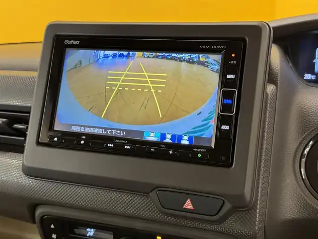 ホンダ Ｎ ＢＯＸ G ホンダセンシング 群馬県 2018(平30)年 3.1万km プラチナホワイトパール 安全装備/・衝突軽減ブレーキ/・レーンキープアシスト/・オートライト/・横滑り防止/・クルーズコントロール/純正7インチナビ/・AM/FM/フルセグTV/・Bluetooth/SD/・CD/DVD/LEDヘッドライト/バックカメラ/ETC/革調シートカバー/純正ドアバイザー/プッシュスタート/スマートキー