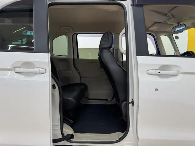 ホンダ Ｎ ＢＯＸ G ホンダセンシング 群馬県 2018(平30)年 3.1万km プラチナホワイトパール 安全装備/・衝突軽減ブレーキ/・レーンキープアシスト/・オートライト/・横滑り防止/・クルーズコントロール/純正7インチナビ/・AM/FM/フルセグTV/・Bluetooth/SD/・CD/DVD/LEDヘッドライト/バックカメラ/ETC/革調シートカバー/純正ドアバイザー/プッシュスタート/スマートキー