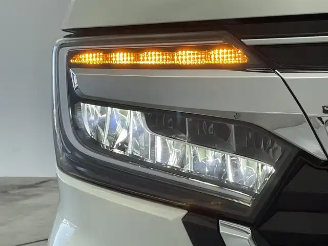 ホンダ Ｎ ＢＯＸ カスタム L ターボ 群馬県 2023(令5)年 2.4万km プラチナホワイトパール 禁煙車　純正ナビ　ＣＤ　ＤＶＤ　ＢＴ　フルセグ　バックカメラ　ホンダセンシング　衝突軽減　ＡＣＣ　ＬＫＡ　オートマチックハイビーム　両側パワスラ　コーナーセンサー　ビルトインETC　シートヒーター