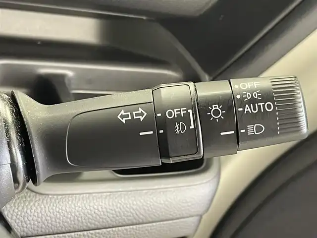 ホンダ Ｎ ＢＯＸ カスタム L ターボ 群馬県 2023(令5)年 2.4万km プラチナホワイトパール 禁煙車　純正ナビ　ＣＤ　ＤＶＤ　ＢＴ　フルセグ　バックカメラ　ホンダセンシング　衝突軽減　ＡＣＣ　ＬＫＡ　オートマチックハイビーム　両側パワスラ　コーナーセンサー　ビルトインETC　シートヒーター
