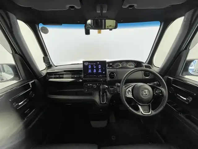 ホンダ Ｎ ＢＯＸ カスタム L ターボ 群馬県 2023(令5)年 2.4万km プラチナホワイトパール 禁煙車　純正ナビ　ＣＤ　ＤＶＤ　ＢＴ　フルセグ　バックカメラ　ホンダセンシング　衝突軽減　ＡＣＣ　ＬＫＡ　オートマチックハイビーム　両側パワスラ　コーナーセンサー　ビルトインETC　シートヒーター