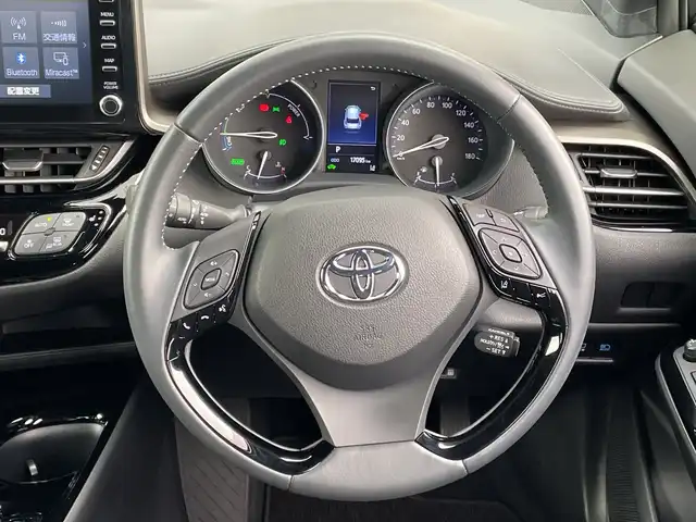 トヨタ Ｃ－ＨＲ G モード ネロセーフティプラスⅢ 千葉県 2022(令4)年 1.7万km ブラックマイカ 純正8インチナビ/(BT/FM/AM)/全周囲カメラ/ドライブレコーダー前後/ブラインドスポットモニター/衝突被害軽減システム/車線逸脱警報/レーダークルーズコントロール/ハーフレザーシート/横滑り防止装置/ビルトインETC2.0/アイドリングストップ/LEDヘッドライト/フォグランプ/オートライト/ウィンカーミラー/電動格納ミラー/純正18インチAW/シートヒーター/シートリフター/プッシュスタート/スマートキー/フロアマット/スペアキー/取扱説明書/保証書