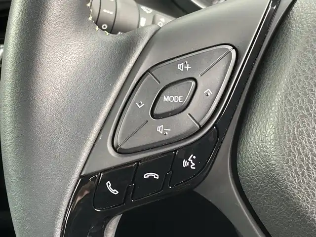 トヨタ Ｃ－ＨＲ G モード ネロセーフティプラスⅢ 千葉県 2022(令4)年 1.7万km ブラックマイカ 純正8インチナビ/(BT/FM/AM)/全周囲カメラ/ドライブレコーダー前後/ブラインドスポットモニター/衝突被害軽減システム/車線逸脱警報/レーダークルーズコントロール/ハーフレザーシート/横滑り防止装置/ビルトインETC2.0/アイドリングストップ/LEDヘッドライト/フォグランプ/オートライト/ウィンカーミラー/電動格納ミラー/純正18インチAW/シートヒーター/シートリフター/プッシュスタート/スマートキー/フロアマット/スペアキー/取扱説明書/保証書