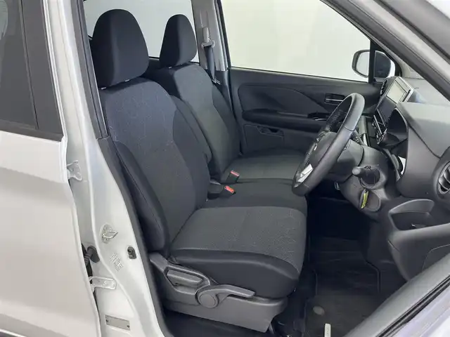 三菱 ｅＫクロス G プレミアム 埼玉県 2024(令6)年 0.3万km シルキーホワイト 純正9インチナビ/(Bluetooth/USB/HDMI/フルセグ/ＡｐｐｌｅＣａｒＰｌａｙ/AndroidAuto)/全方位カメラ/デジタルインナーミラー/レーダークルーズコントロール/シートヒーター/ステアリングヒーター/オートブレーキホールド/ダウンヒルアシスト/アイドリングストップ/オートＬＥＤライト/フォグライト/コーナーセンサー/純正15インチアルミホイール