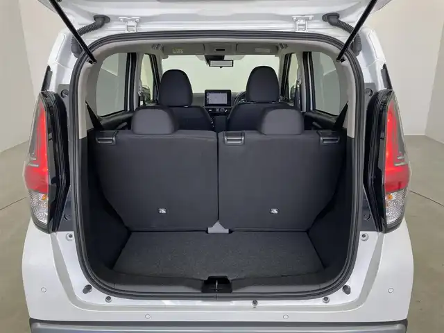 三菱 ｅＫクロス G プレミアム 埼玉県 2024(令6)年 0.3万km シルキーホワイト 純正9インチナビ/(Bluetooth/USB/HDMI/フルセグ/ＡｐｐｌｅＣａｒＰｌａｙ/AndroidAuto)/全方位カメラ/デジタルインナーミラー/レーダークルーズコントロール/シートヒーター/ステアリングヒーター/オートブレーキホールド/ダウンヒルアシスト/アイドリングストップ/オートＬＥＤライト/フォグライト/コーナーセンサー/純正15インチアルミホイール