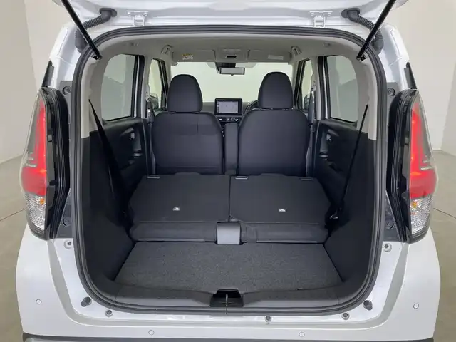 三菱 ｅＫクロス G プレミアム 埼玉県 2024(令6)年 0.3万km シルキーホワイト 純正9インチナビ/(Bluetooth/USB/HDMI/フルセグ/ＡｐｐｌｅＣａｒＰｌａｙ/AndroidAuto)/全方位カメラ/デジタルインナーミラー/レーダークルーズコントロール/シートヒーター/ステアリングヒーター/オートブレーキホールド/ダウンヒルアシスト/アイドリングストップ/オートＬＥＤライト/フォグライト/コーナーセンサー/純正15インチアルミホイール