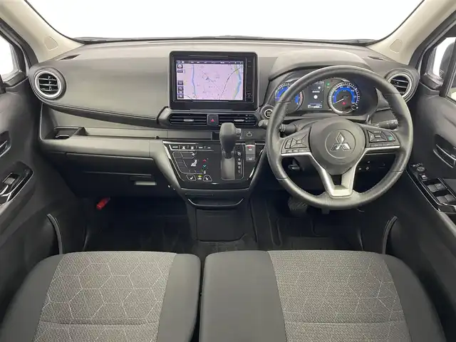 三菱 ｅＫクロス G プレミアム 埼玉県 2024(令6)年 0.3万km シルキーホワイト 純正9インチナビ/(Bluetooth/USB/HDMI/フルセグ/ＡｐｐｌｅＣａｒＰｌａｙ/AndroidAuto)/全方位カメラ/デジタルインナーミラー/レーダークルーズコントロール/シートヒーター/ステアリングヒーター/オートブレーキホールド/ダウンヒルアシスト/アイドリングストップ/オートＬＥＤライト/フォグライト/コーナーセンサー/純正15インチアルミホイール