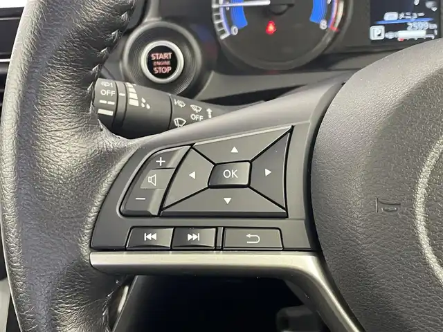 三菱 ｅＫクロス G プレミアム 埼玉県 2024(令6)年 0.3万km シルキーホワイト 純正9インチナビ/(Bluetooth/USB/HDMI/フルセグ/ＡｐｐｌｅＣａｒＰｌａｙ/AndroidAuto)/全方位カメラ/デジタルインナーミラー/レーダークルーズコントロール/シートヒーター/ステアリングヒーター/オートブレーキホールド/ダウンヒルアシスト/アイドリングストップ/オートＬＥＤライト/フォグライト/コーナーセンサー/純正15インチアルミホイール