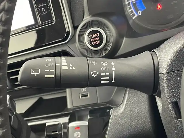 三菱 ｅＫクロス G プレミアム 埼玉県 2024(令6)年 0.3万km シルキーホワイト 純正9インチナビ/(Bluetooth/USB/HDMI/フルセグ/ＡｐｐｌｅＣａｒＰｌａｙ/AndroidAuto)/全方位カメラ/デジタルインナーミラー/レーダークルーズコントロール/シートヒーター/ステアリングヒーター/オートブレーキホールド/ダウンヒルアシスト/アイドリングストップ/オートＬＥＤライト/フォグライト/コーナーセンサー/純正15インチアルミホイール