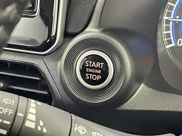 三菱 ｅＫクロス G プレミアム 埼玉県 2024(令6)年 0.3万km シルキーホワイト 純正9インチナビ/(Bluetooth/USB/HDMI/フルセグ/ＡｐｐｌｅＣａｒＰｌａｙ/AndroidAuto)/全方位カメラ/デジタルインナーミラー/レーダークルーズコントロール/シートヒーター/ステアリングヒーター/オートブレーキホールド/ダウンヒルアシスト/アイドリングストップ/オートＬＥＤライト/フォグライト/コーナーセンサー/純正15インチアルミホイール