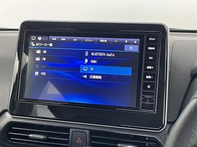 三菱 ｅＫクロス G プレミアム 埼玉県 2024(令6)年 0.3万km シルキーホワイト 純正9インチナビ/(Bluetooth/USB/HDMI/フルセグ/ＡｐｐｌｅＣａｒＰｌａｙ/AndroidAuto)/全方位カメラ/デジタルインナーミラー/レーダークルーズコントロール/シートヒーター/ステアリングヒーター/オートブレーキホールド/ダウンヒルアシスト/アイドリングストップ/オートＬＥＤライト/フォグライト/コーナーセンサー/純正15インチアルミホイール