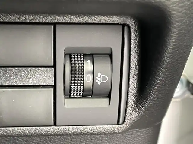 三菱 ｅＫクロス G プレミアム 埼玉県 2024(令6)年 0.3万km シルキーホワイト 純正9インチナビ/(Bluetooth/USB/HDMI/フルセグ/ＡｐｐｌｅＣａｒＰｌａｙ/AndroidAuto)/全方位カメラ/デジタルインナーミラー/レーダークルーズコントロール/シートヒーター/ステアリングヒーター/オートブレーキホールド/ダウンヒルアシスト/アイドリングストップ/オートＬＥＤライト/フォグライト/コーナーセンサー/純正15インチアルミホイール