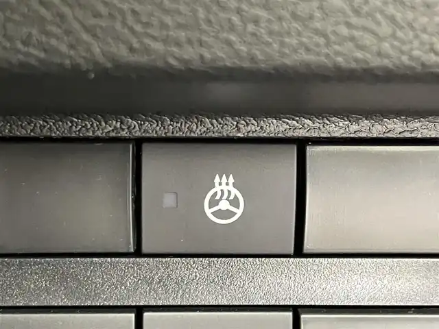 三菱 ｅＫクロス G プレミアム 埼玉県 2024(令6)年 0.3万km シルキーホワイト 純正9インチナビ/(Bluetooth/USB/HDMI/フルセグ/ＡｐｐｌｅＣａｒＰｌａｙ/AndroidAuto)/全方位カメラ/デジタルインナーミラー/レーダークルーズコントロール/シートヒーター/ステアリングヒーター/オートブレーキホールド/ダウンヒルアシスト/アイドリングストップ/オートＬＥＤライト/フォグライト/コーナーセンサー/純正15インチアルミホイール