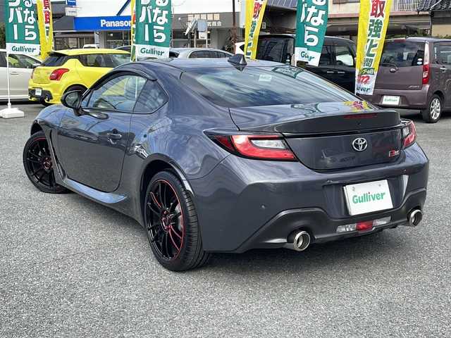 トヨタ ＧＲ８６ RZ 山口県 2022(令4)年 0.7万km マグネタイトグレーメタリック ワンオーナー/純正ナビ/CD/SD/BT/ワンセグTV/バックカメラ/純正LEDヘッドライト/純正フォグランプ/オートライト/社外１８インチアルミホイール(RAYSグラムライツ)/ハーフレザーシート/前席シートヒーター/革巻きステアリング/ステアリングスイッチ/パドルシフト/クルーズコントロール/衝突被害軽減ブレーキ/LDW/BSM/コーナーセンサー/スマートキー×２/純正フロアマット/純正ドアバイザー/電動格納ドアミラー